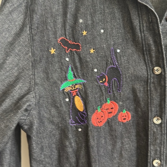 Quacker Factory Halloween Ghost Top Embroidered Pumpkin Cat Button Up Gray Shirt - Picture 4 of 6